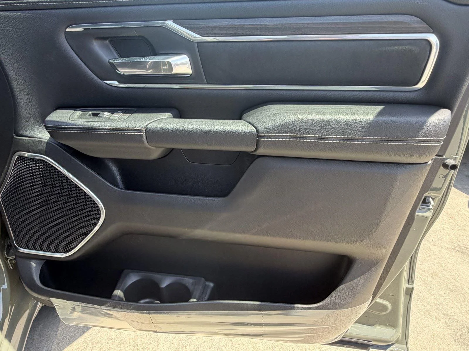 New 2026 Canyon Lake Exterior Paint RAM Laramie image 7