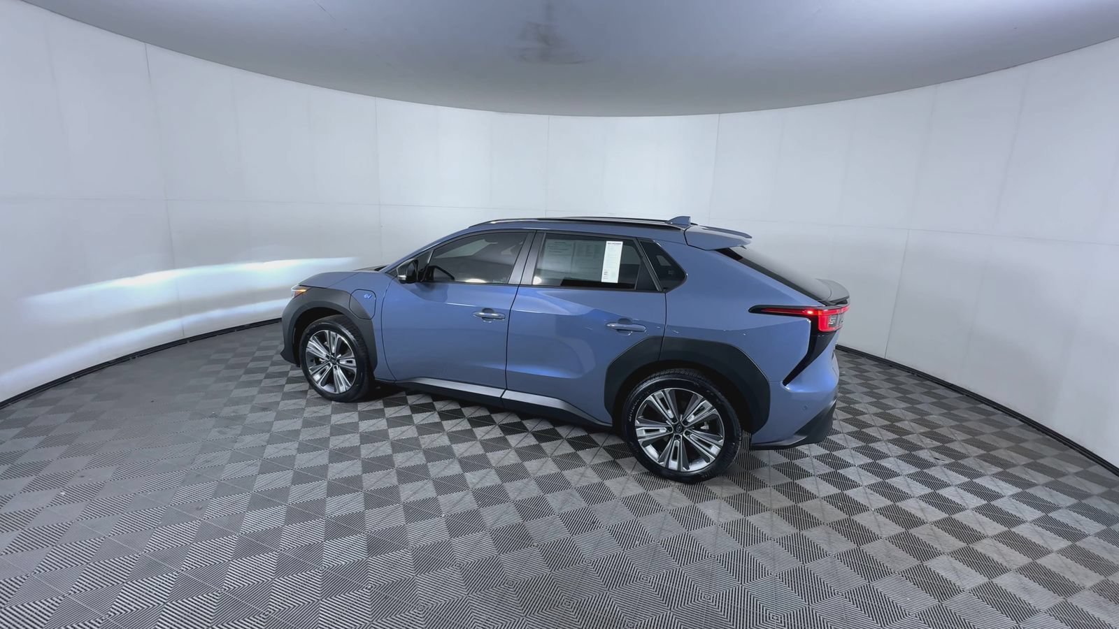 Used 2023 Harbor Mist Gray Pearl Subaru Limited image 6