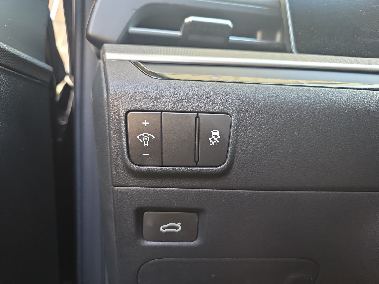 Certified Used 2025 Aurora Black Pearl Kia LXS image 25