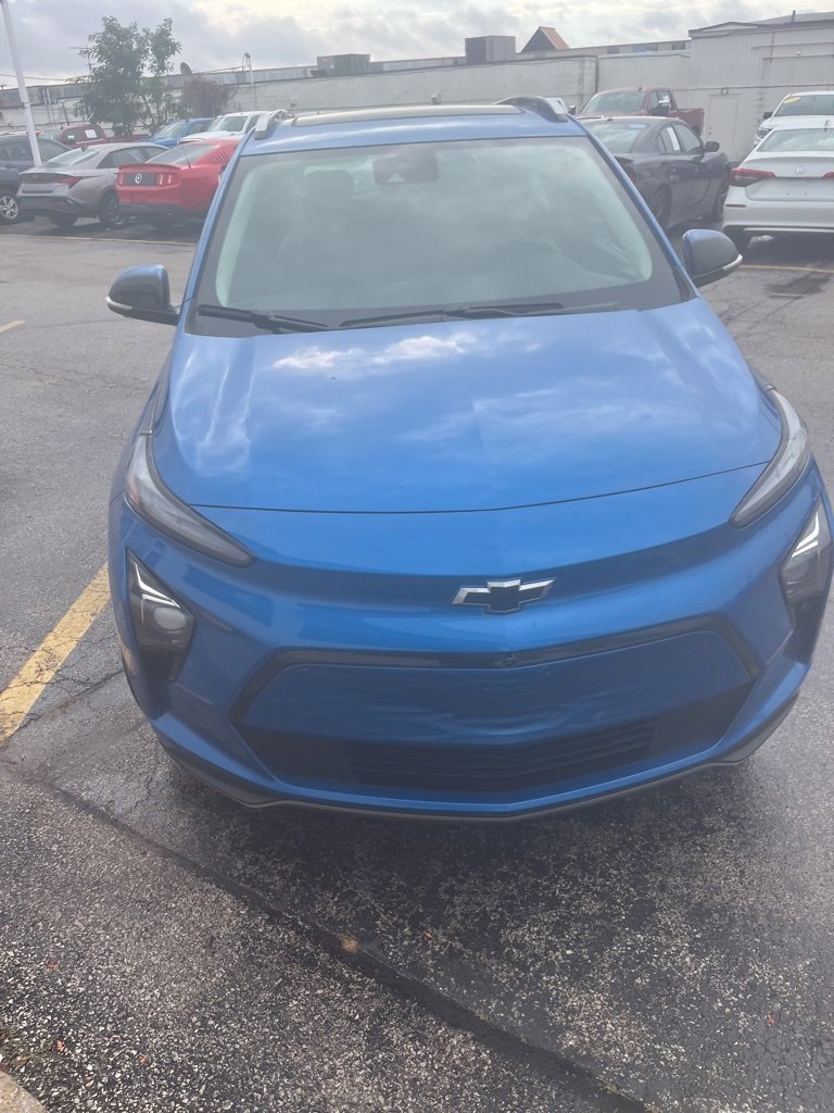Used 2022 Chevrolet Bolt EUV Premier with VIN 1G1FZ6S08N4105233 for sale in Muskegon, MI