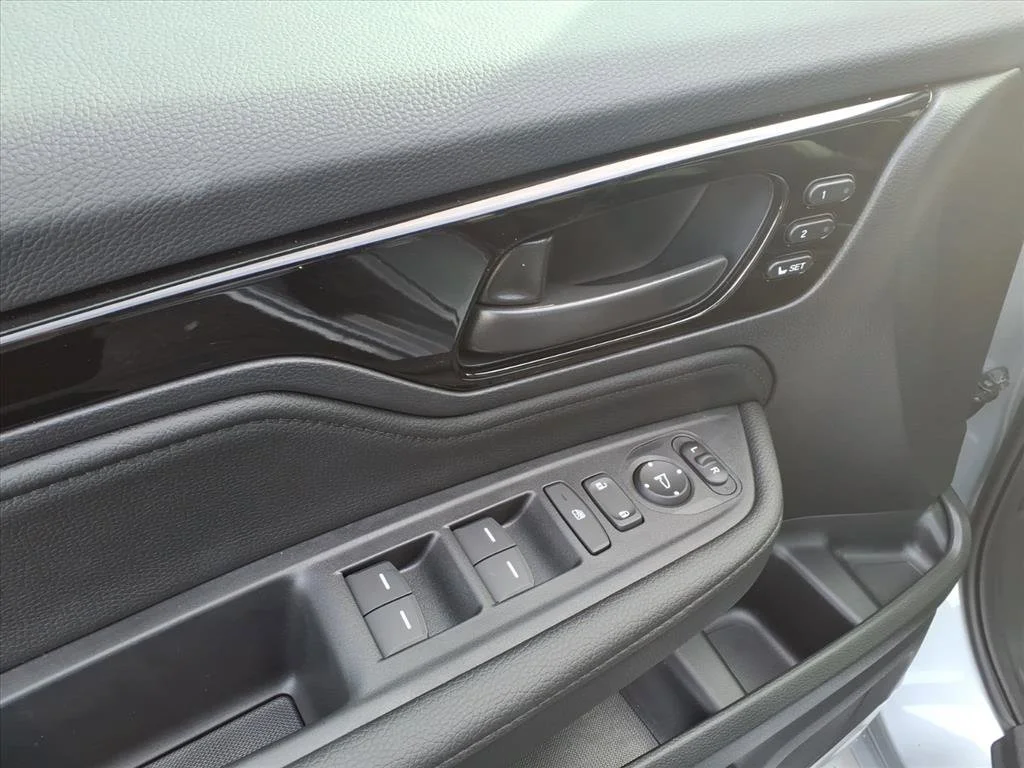 2026 Honda Odyssey Touring - Photo 10