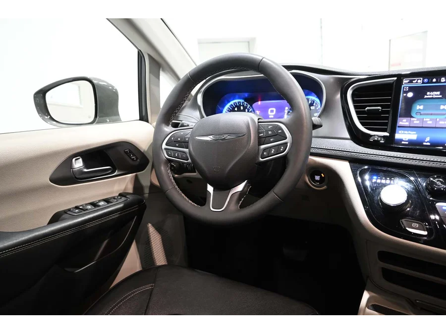 2022 Chrysler Pacifica Touring L - Photo 24