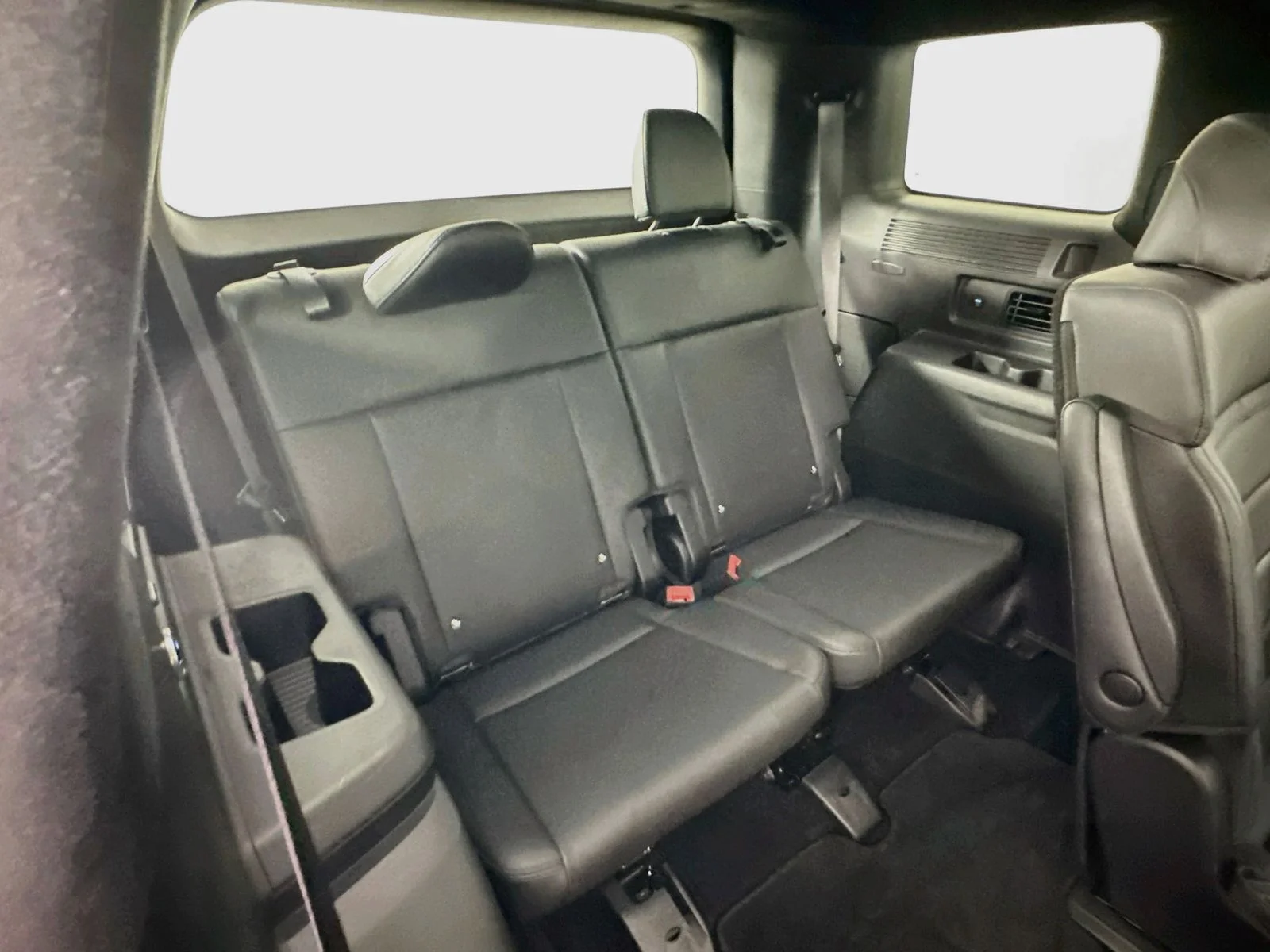 Used 2024 Serenity White Hyundai Calligraphy image 29