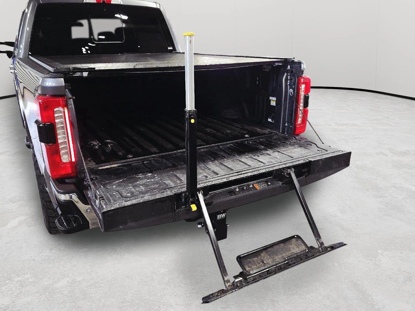 Used 2024 Carbonized Gray Ford Lariat image 26