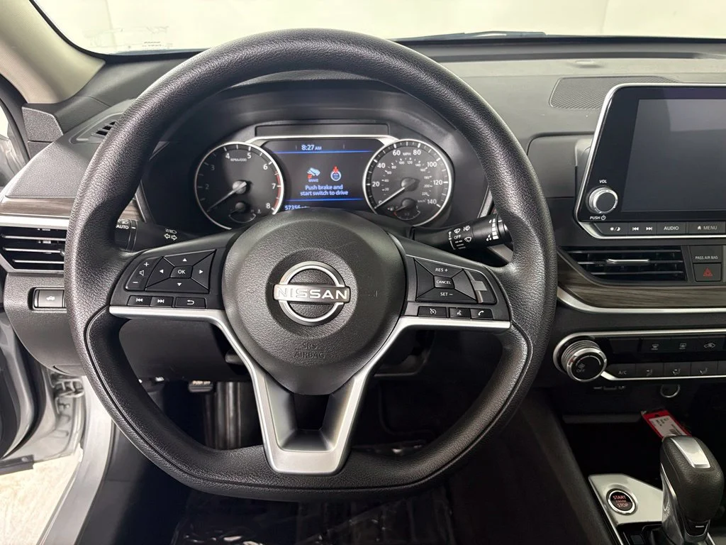 Used 2024 Silver Nissan 2.5 SV image 23