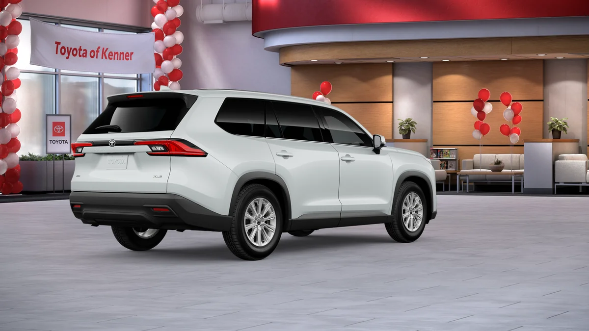 New 2026 Wind Chill Pearl Toyota XLE image 18