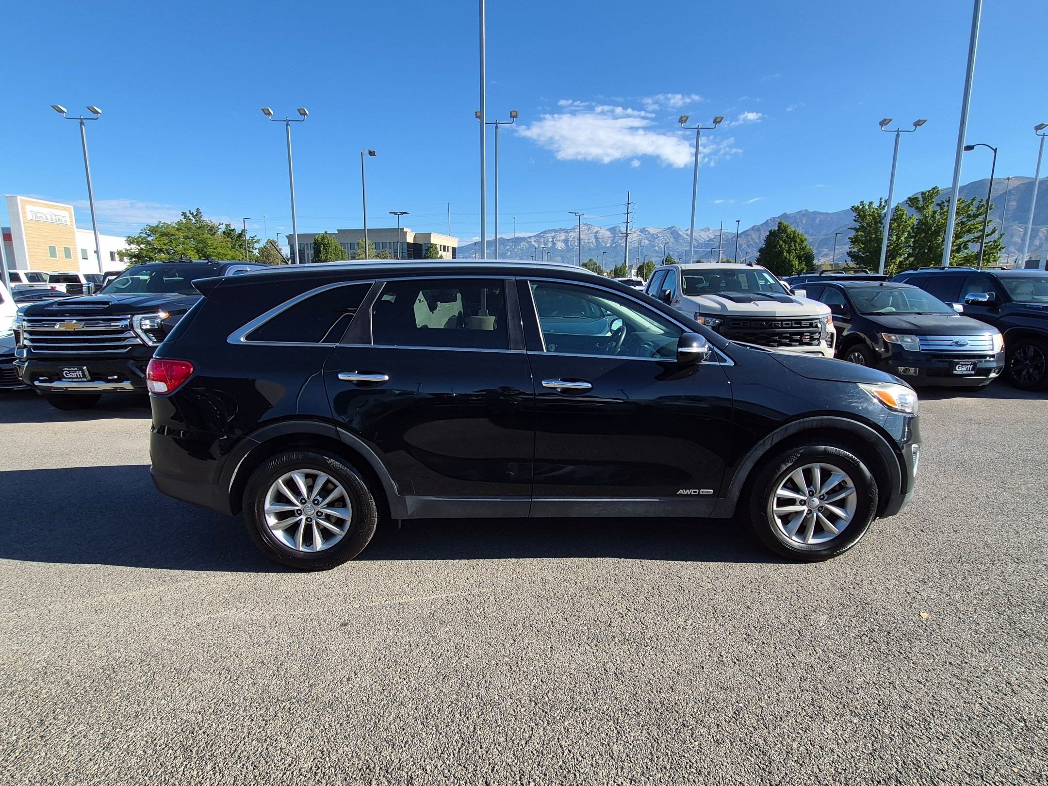 Used 2018 Kia Sorento LX with VIN 5XYPGDA59JG351612 for sale in American Fork, UT