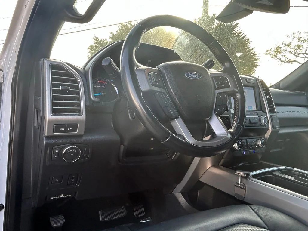 Used 2019 White Platinum Clearcoat Metallic Ford Platinum image 36