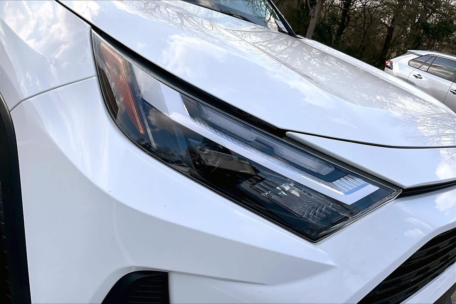Used 2023 Ice Cap Toyota LE image 25