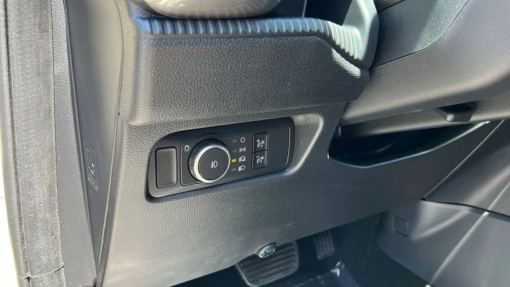 New 2026 Desert Sand Ford XLT image 14