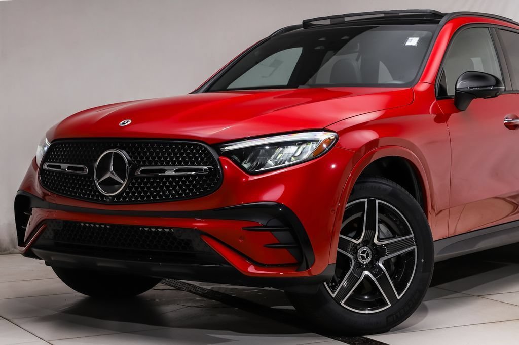 New 2026 MANUFAKTUR Patagonia Red Metallic Mercedes-Benz GLC 300 image 18