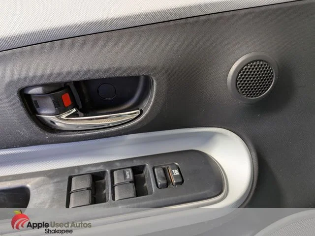 Used 2014  Toyota Two image 12