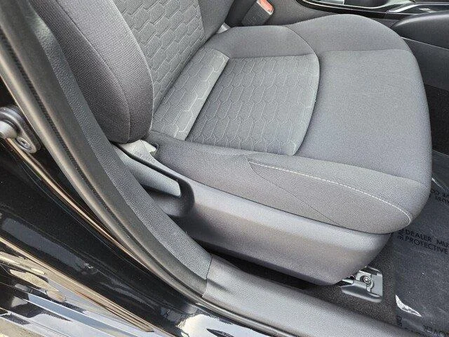 2025 Toyota Corolla Hatchback SE - Photo 27