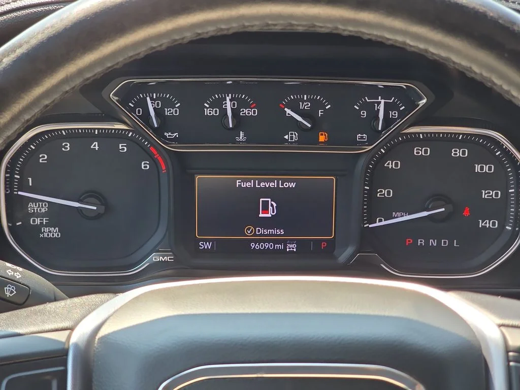 Used 2020 White GMC Elevation image 19