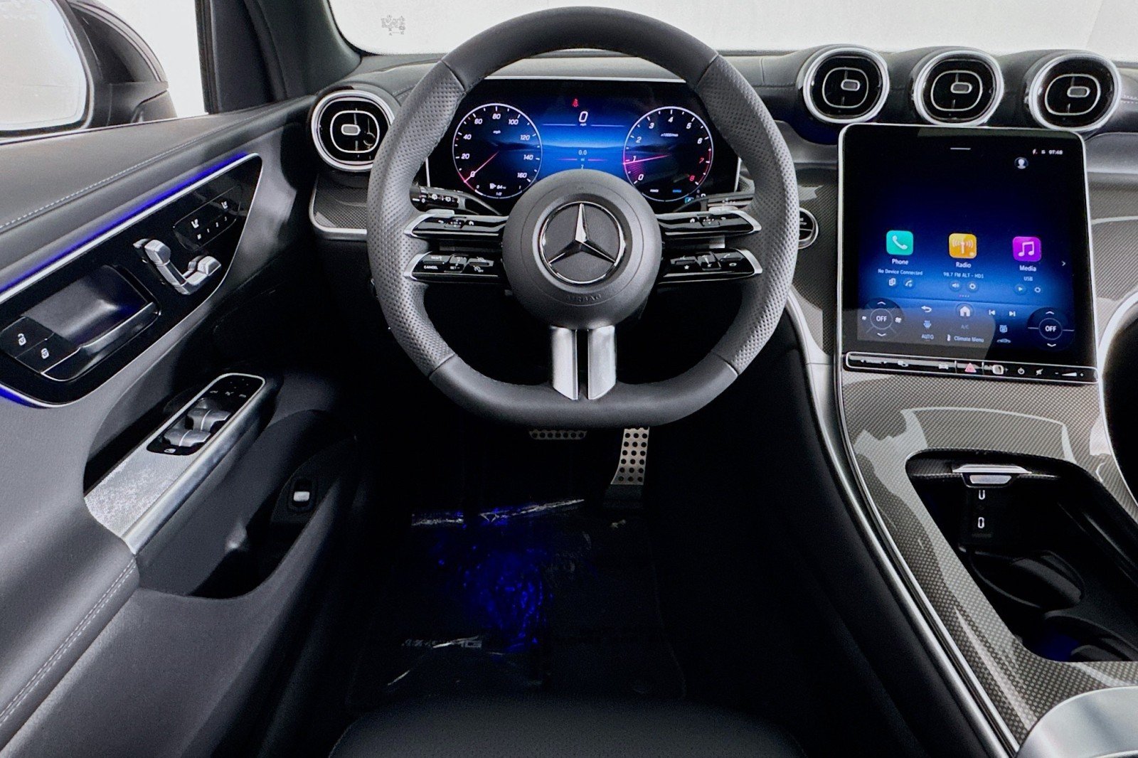 New 2026 Graphite Grey Metallic Mercedes-Benz GLC 300 SUV image 11