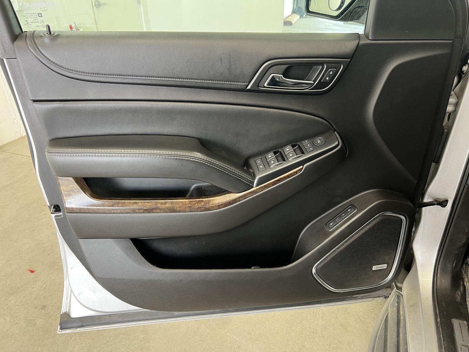2015 Chevrolet Suburban LT - Photo 11