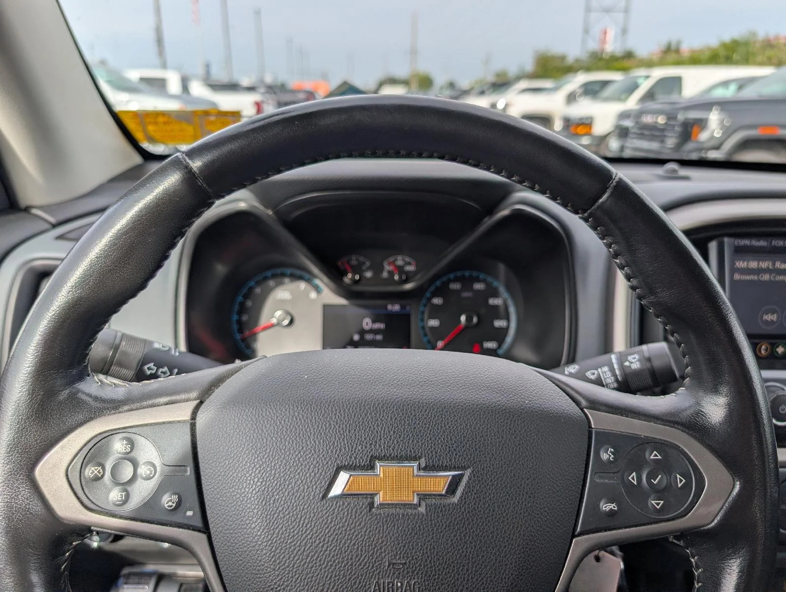 Used 2022 Summit White Chevrolet 4WD Z71 image 10