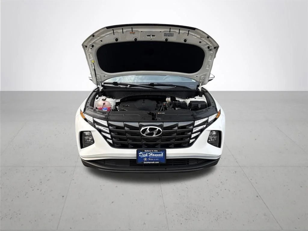 Used 2023 White Hyundai SEL image 3