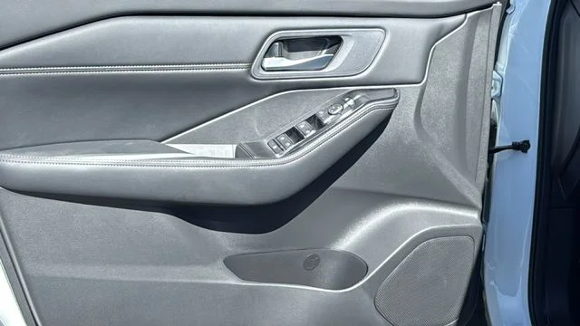 New 2026 Everest White Pearl TriCoat Nissan Dark Armor™ image 23