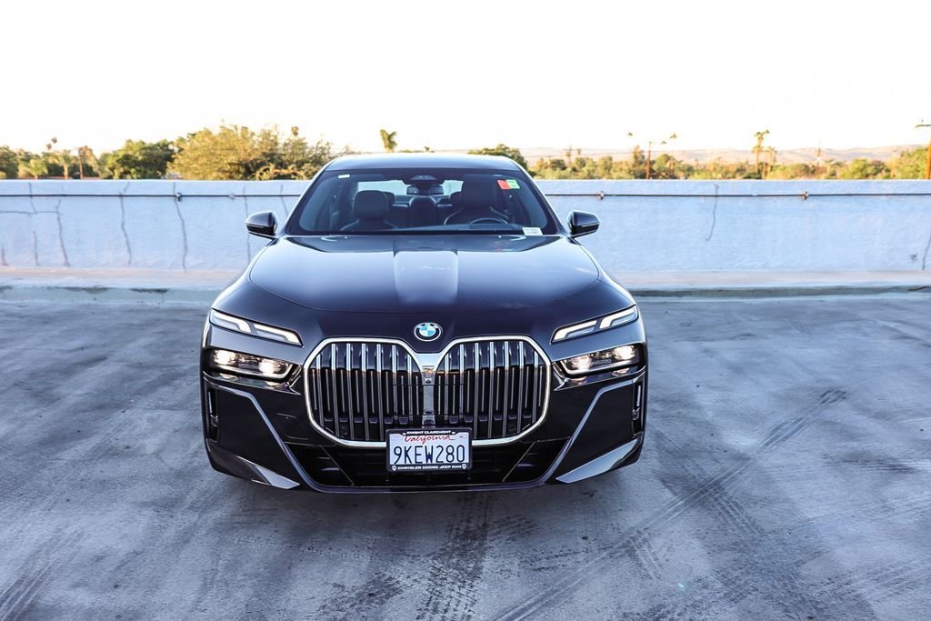 Used 2024 Black Sapphire Metallic BMW 740i image 3