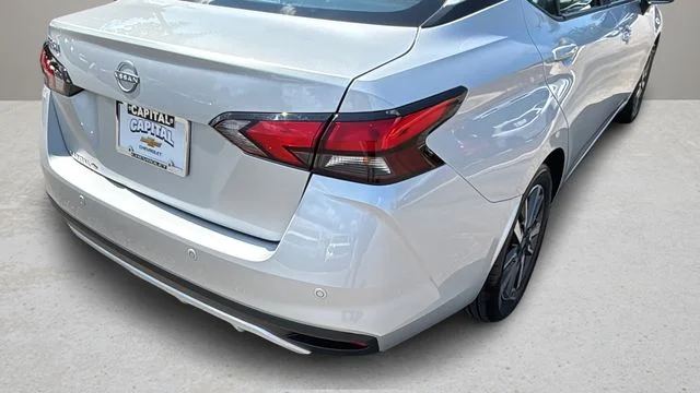 Used 2025 Silver Nissan 1.6 SV image 38
