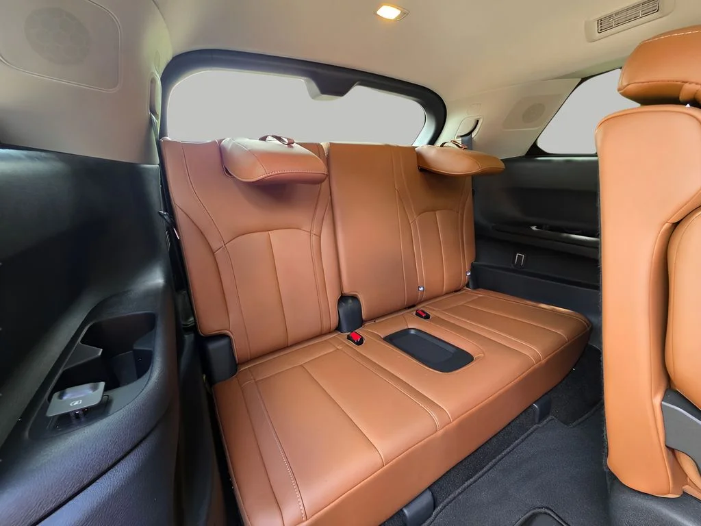Used 2023 Mineral Black INFINITI Sensory image 8