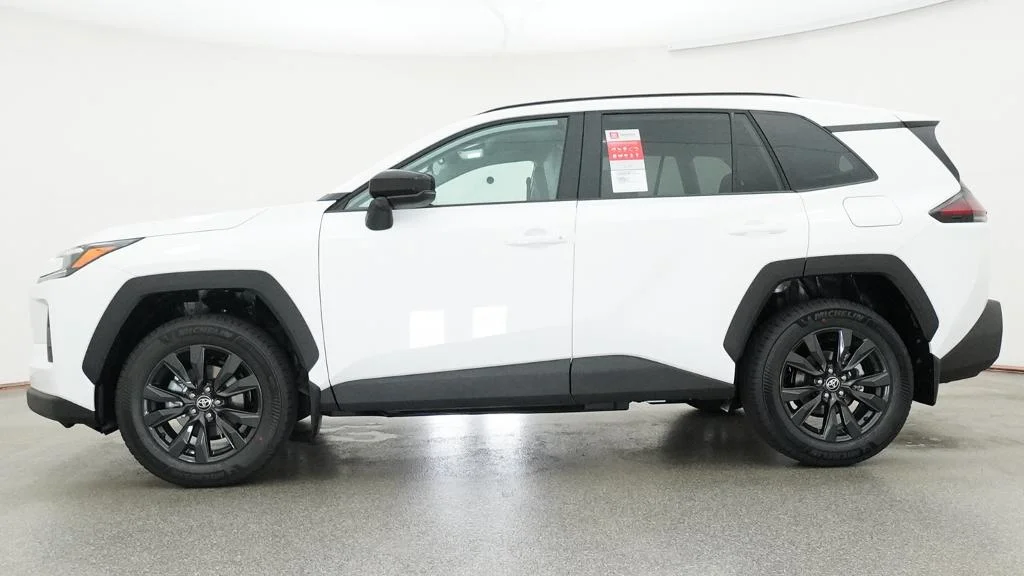 New 2026 Ice Cap Toyota XLE Premium image 2