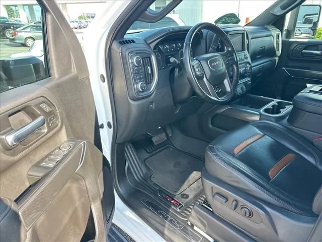 Used 2022 White GMC AT4 image 14
