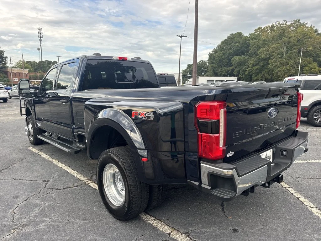 Used 2025 Blue Ford XLT image 5