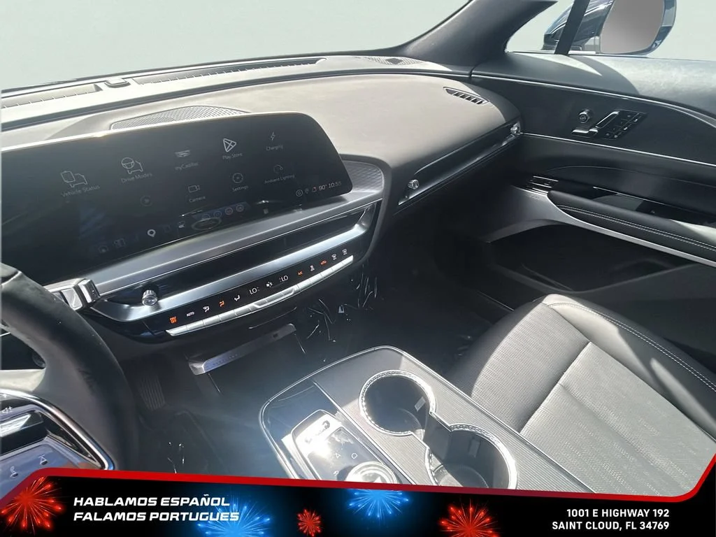Used 2025 Crystal White Tricoat Cadillac Luxury 3 image 19