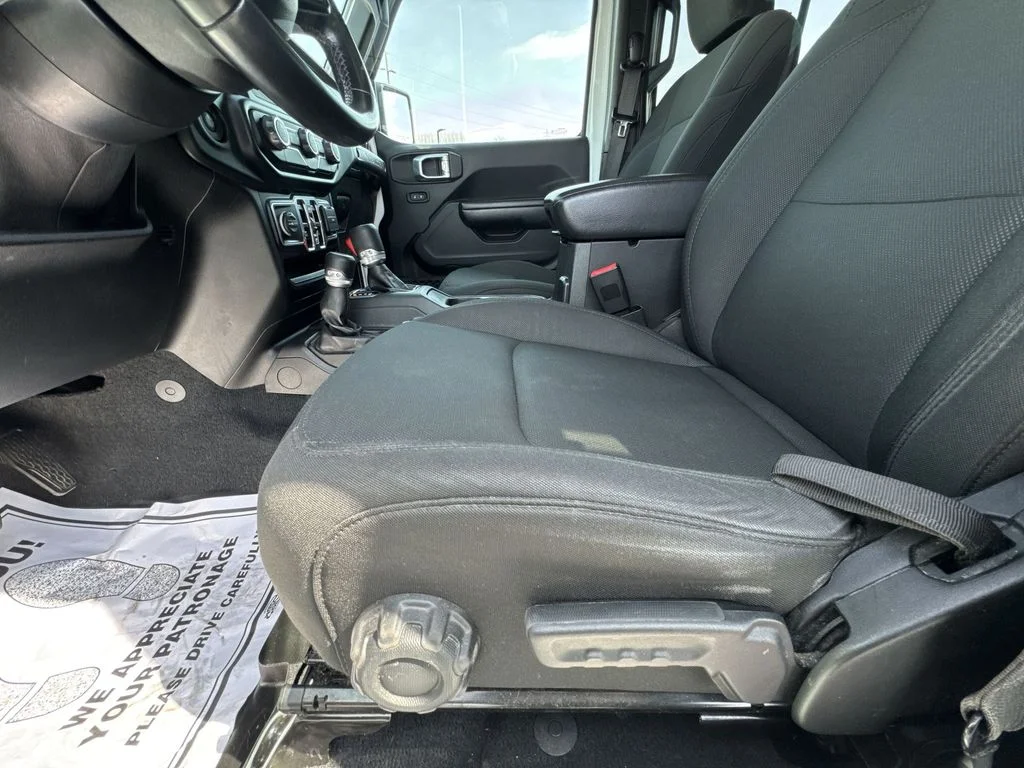 Used 2020 White Jeep Unlimited Sport Altitude image 12
