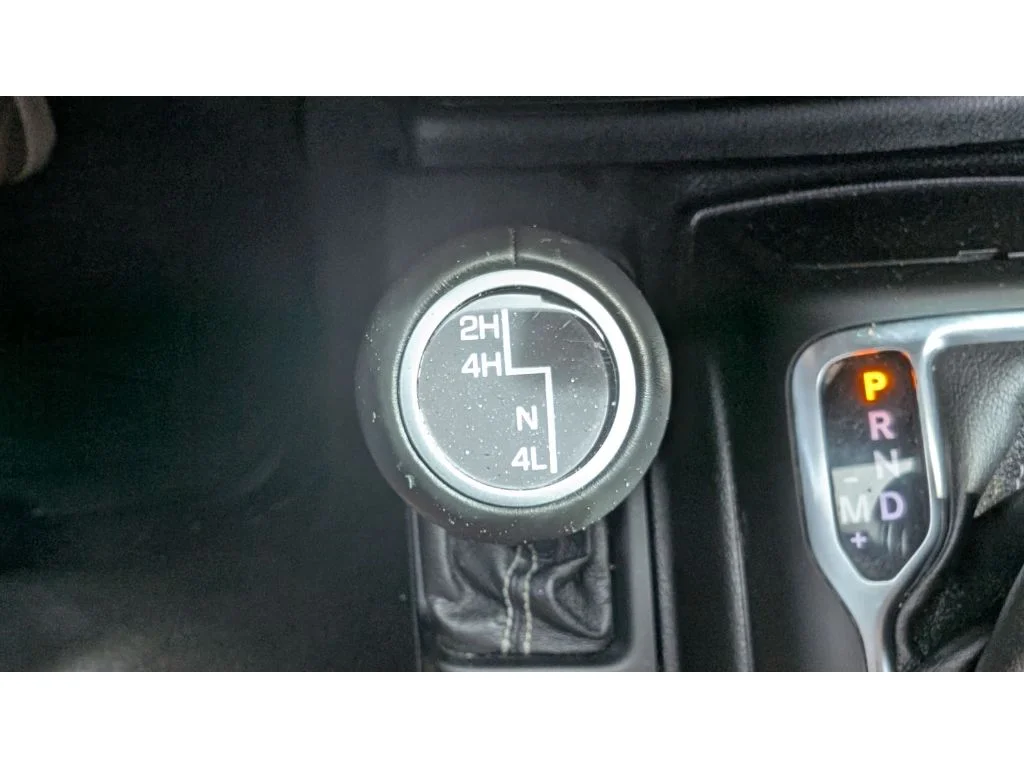 Used 2021 Snazzberry Pearlcoat Jeep Overland image 19
