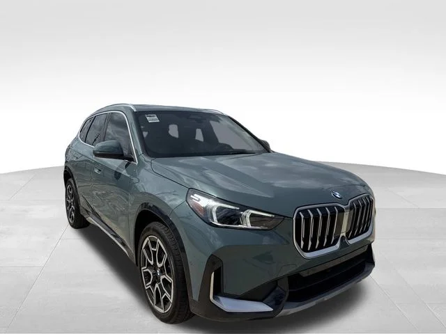 Used 2025 Green BMW xDrive28i image 5