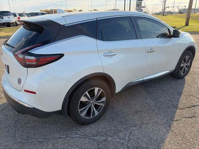 Used 2019 White Nissan S image 3