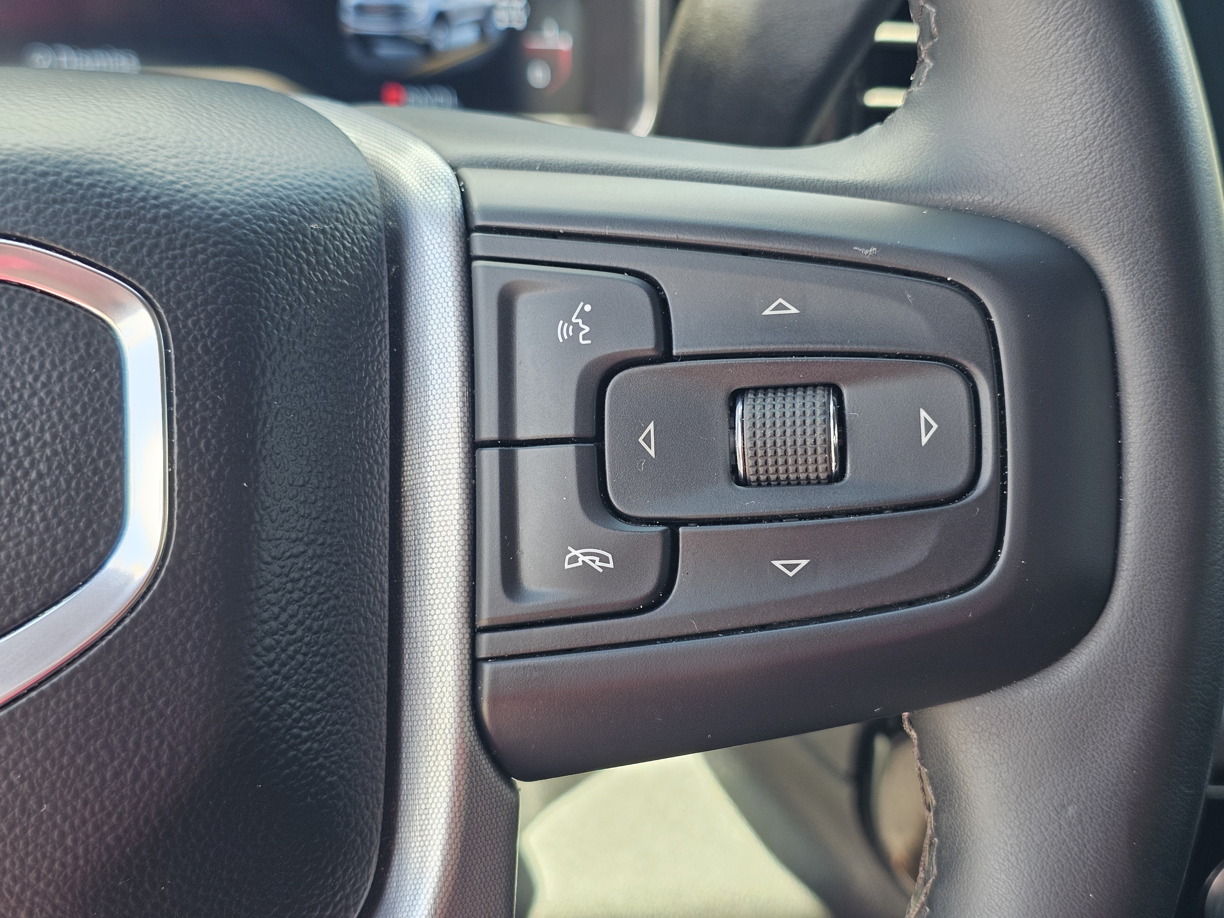 Used 2023 Summit White GMC Elevation image 23