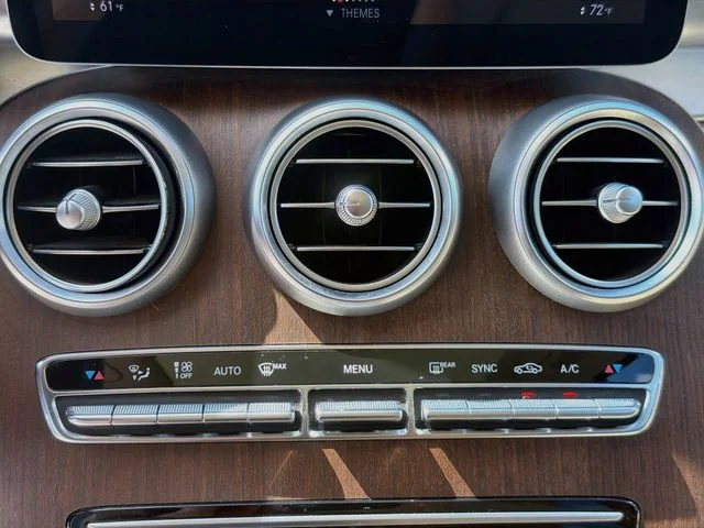 Used 2020  Mercedes-Benz GLC 300 image 16