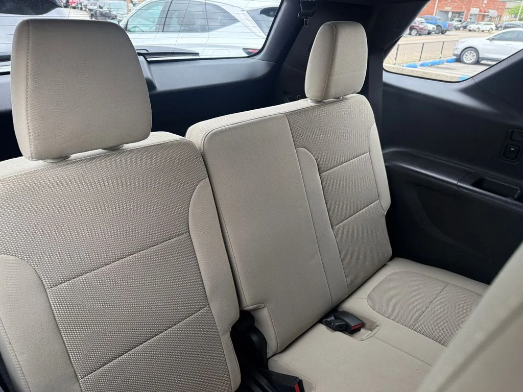 Used 2022 White Chevrolet LS image 4