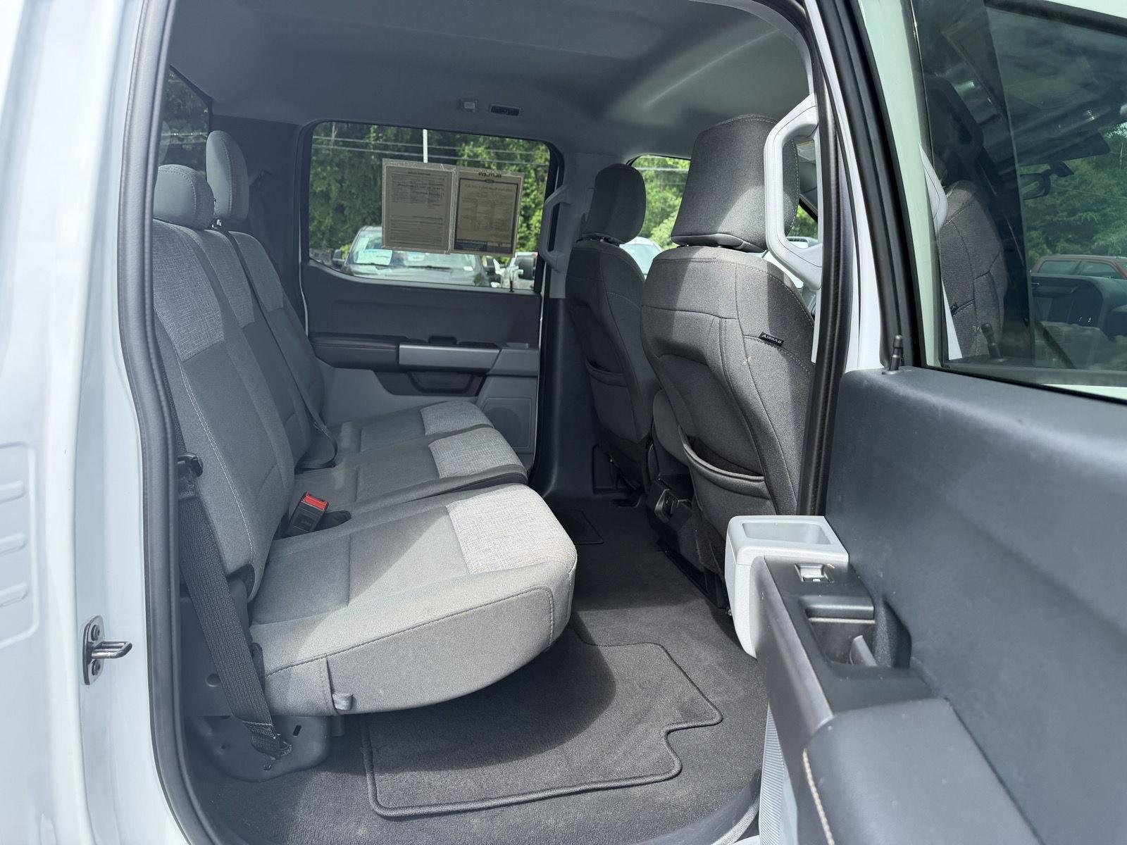 Used 2025 Oxford White Ford XLT image 14