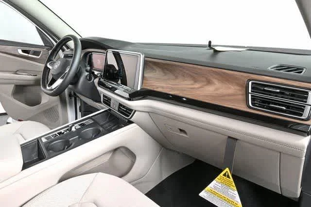 New 2026 Opal White Pearl Volkswagen 2.0T SE image 23