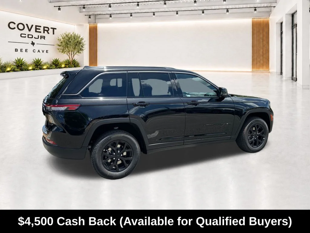New 2026 Diamond Black Crystal Pearl-Coat Exterior Paint Jeep Laredo Altitude image 11