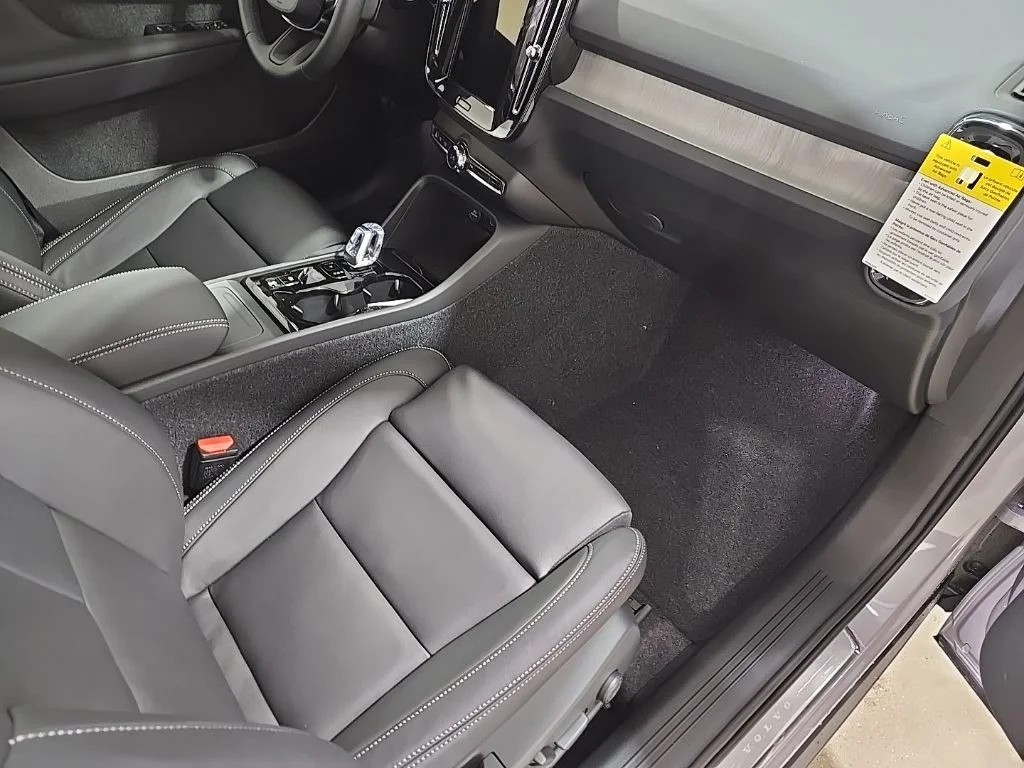 2026 Volvo XC40 Ultra - Photo 24
