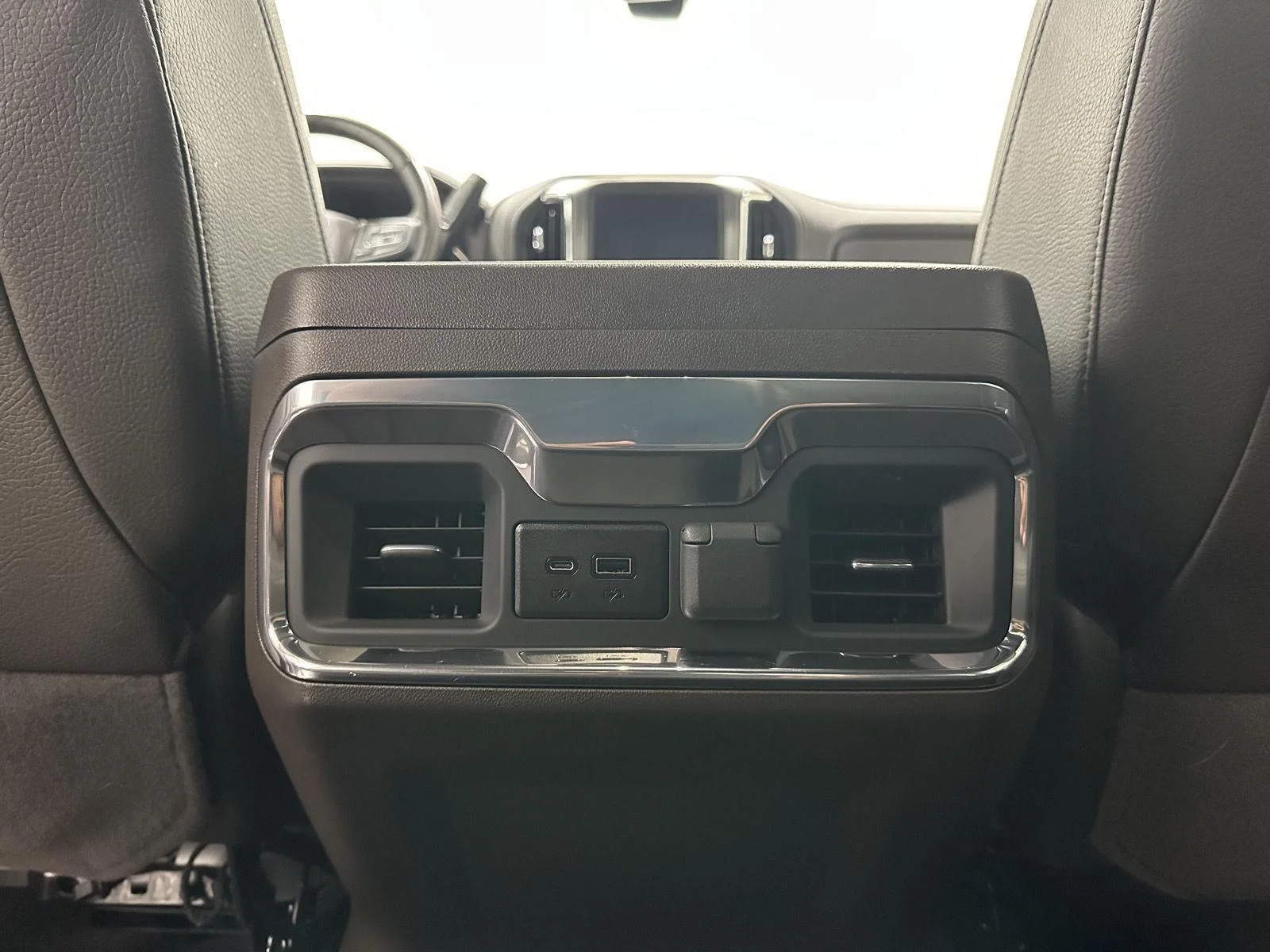 Used 2022 WHITE FROST TRICOAT GMC Denali image 19
