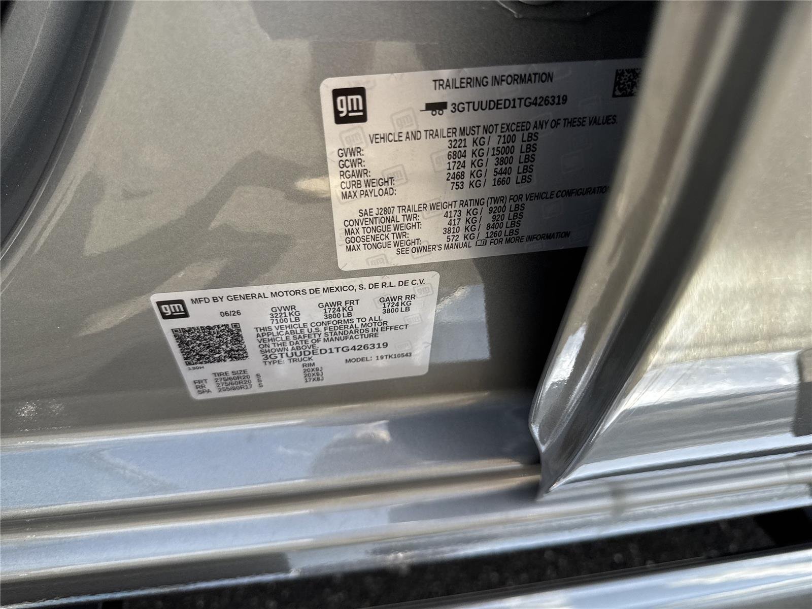 New 2026 Sterling Metallic GMC SLT image 39