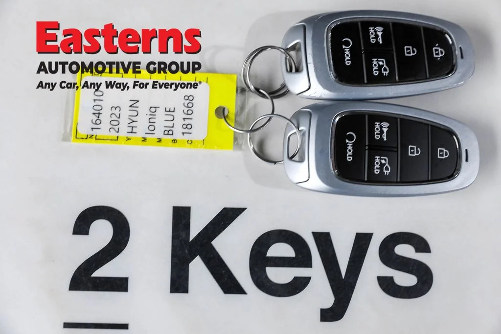 Used 2023 Blue Hyundai SE image 22