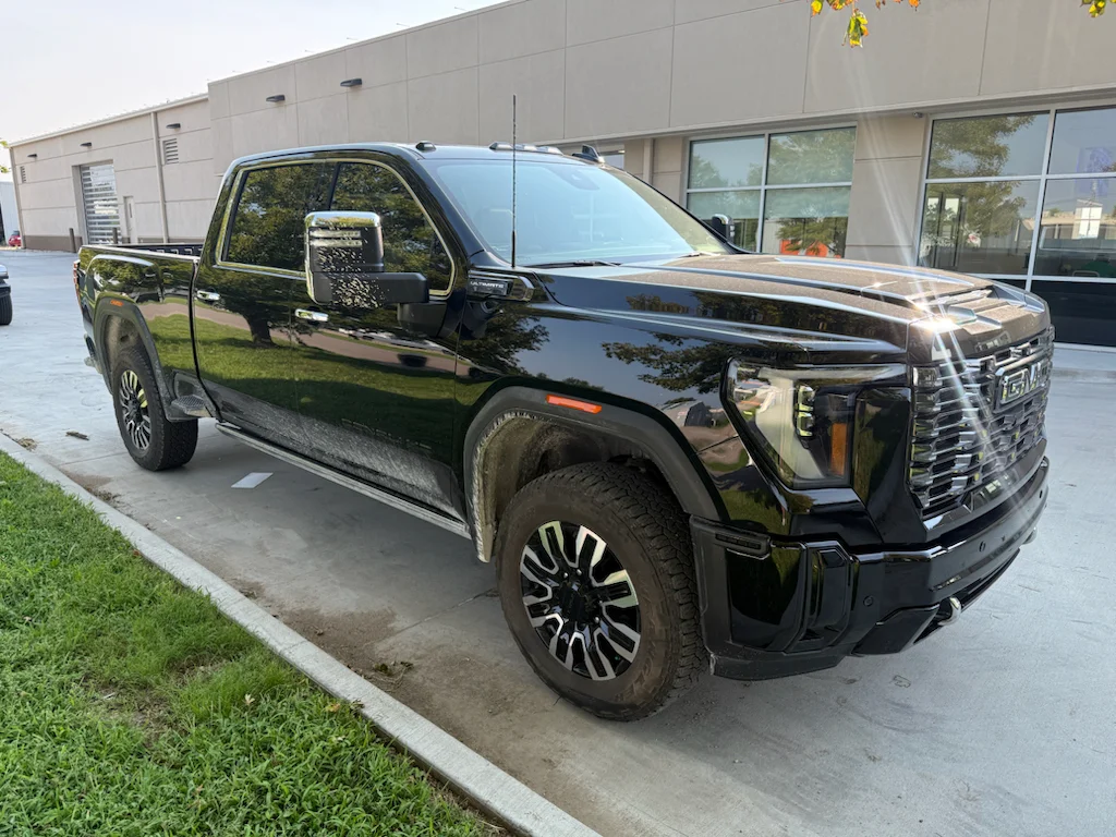 Used 2026 Onyx Black GMC Denali Ultimate image 3