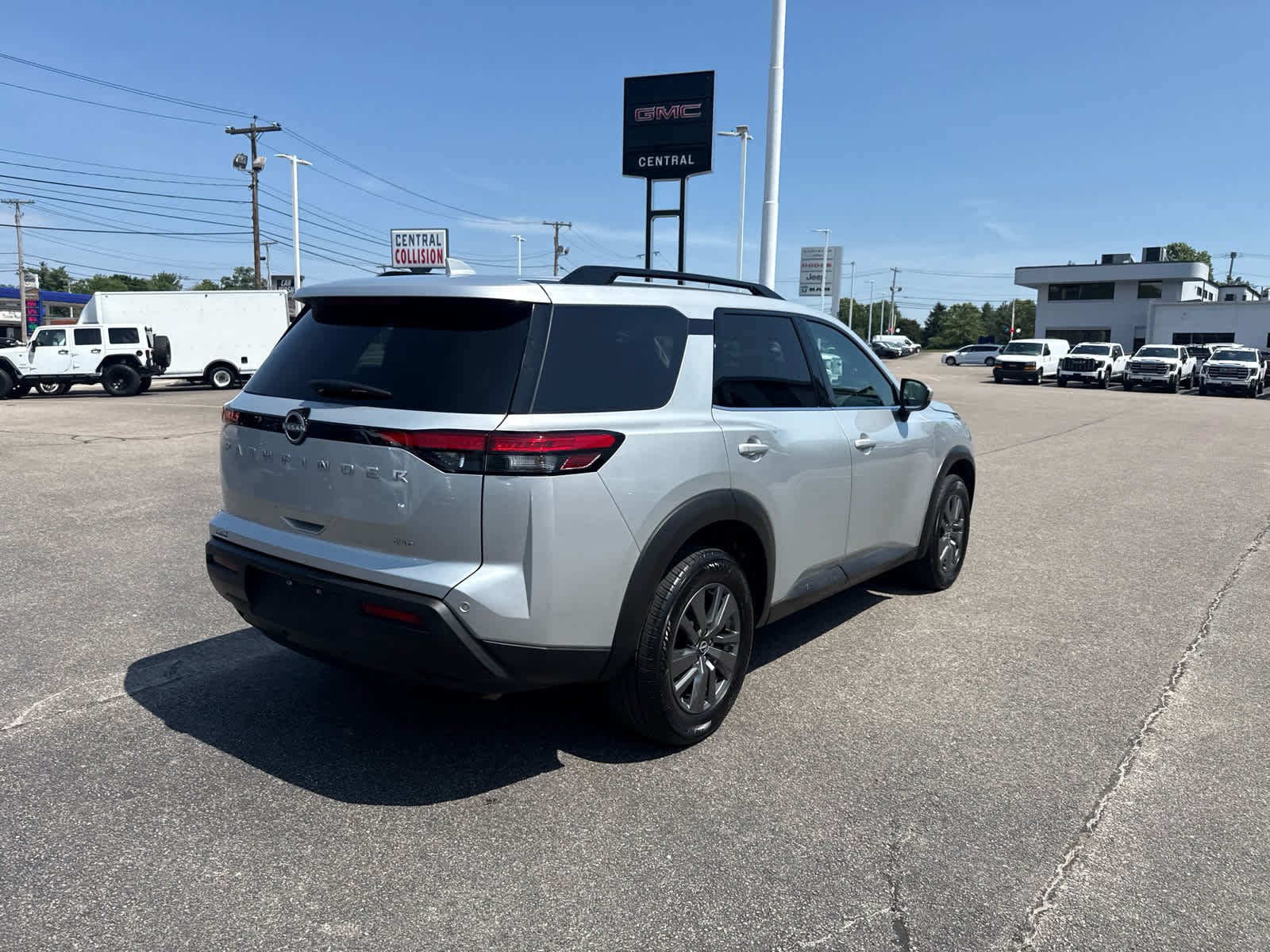 Used 2025 Silver Nissan SV image 5