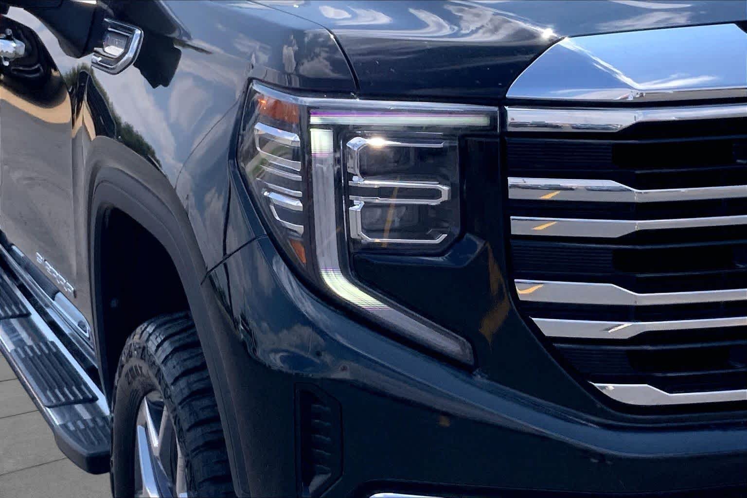Used 2022 Onyx Black GMC SLT image 28