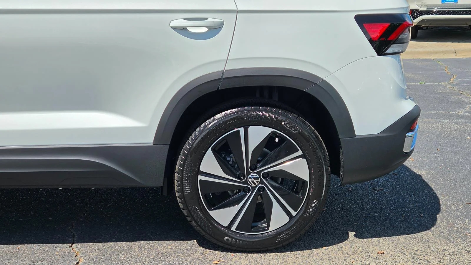 New 2026 Pure White Volkswagen SE image 16