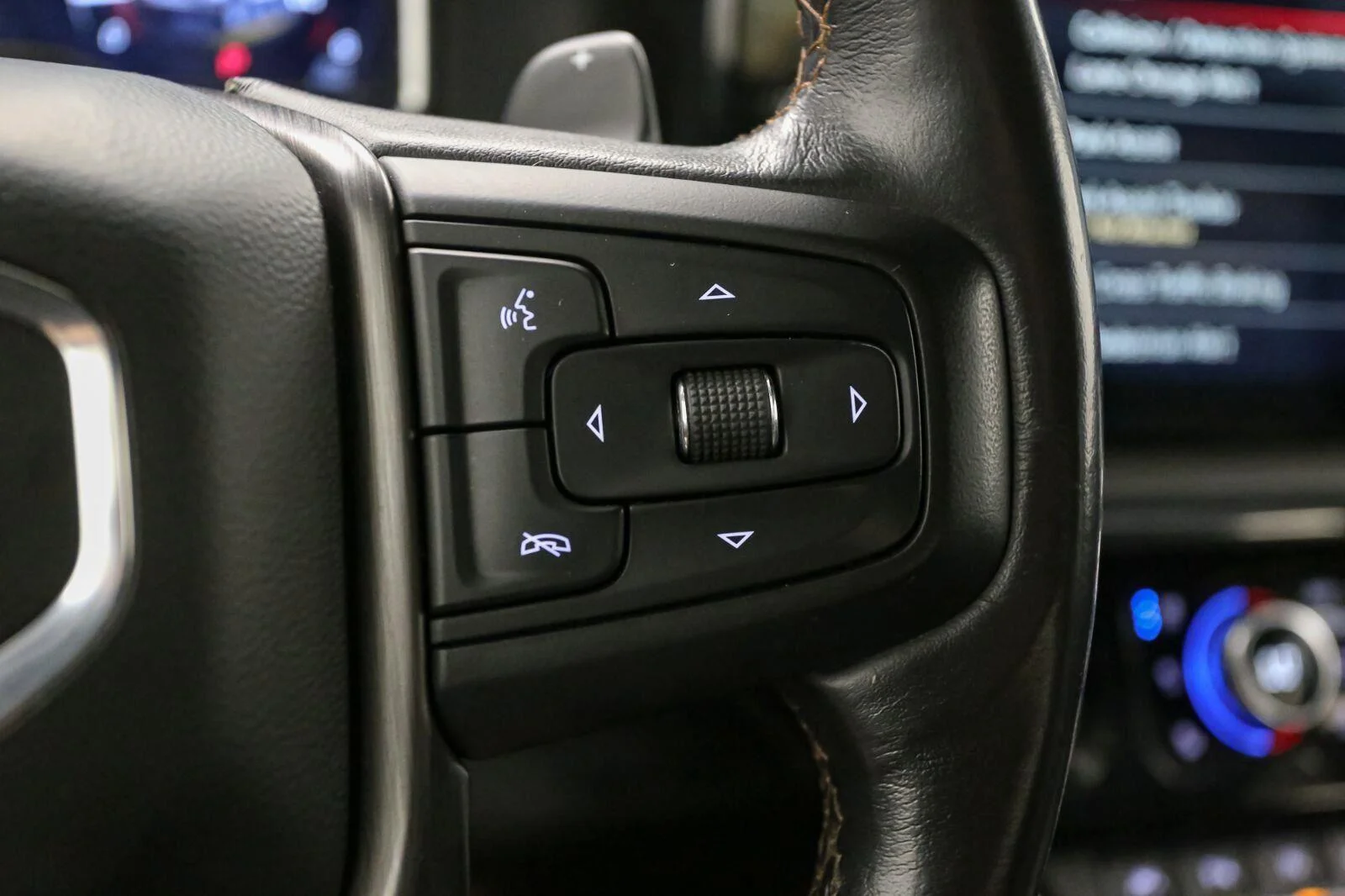 Used 2023 Onyx Black GMC AT4 image 36