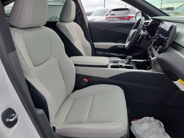 New 2026 Eminent White Pearl Lexus PREMIUM image 25